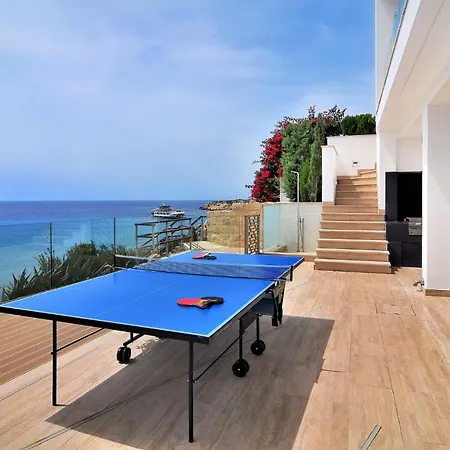 Water's Edge Villa Coral Bay