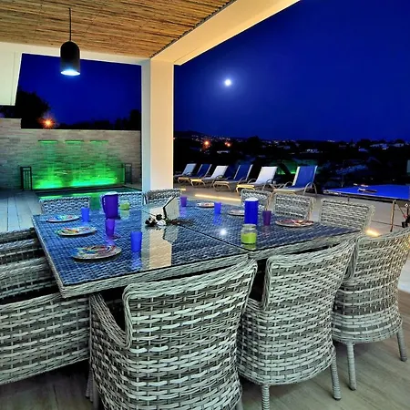 Water's Edge Villa Coral Bay